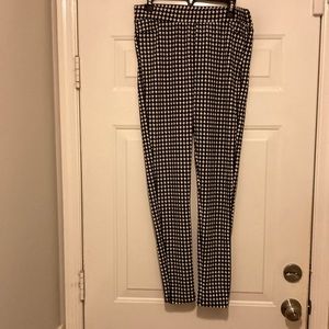 Woman’s Houndstooth Pants